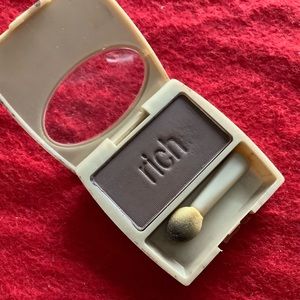 Euc L’Oreal wear infinite eyeshadow single, deep mocha brown #830
